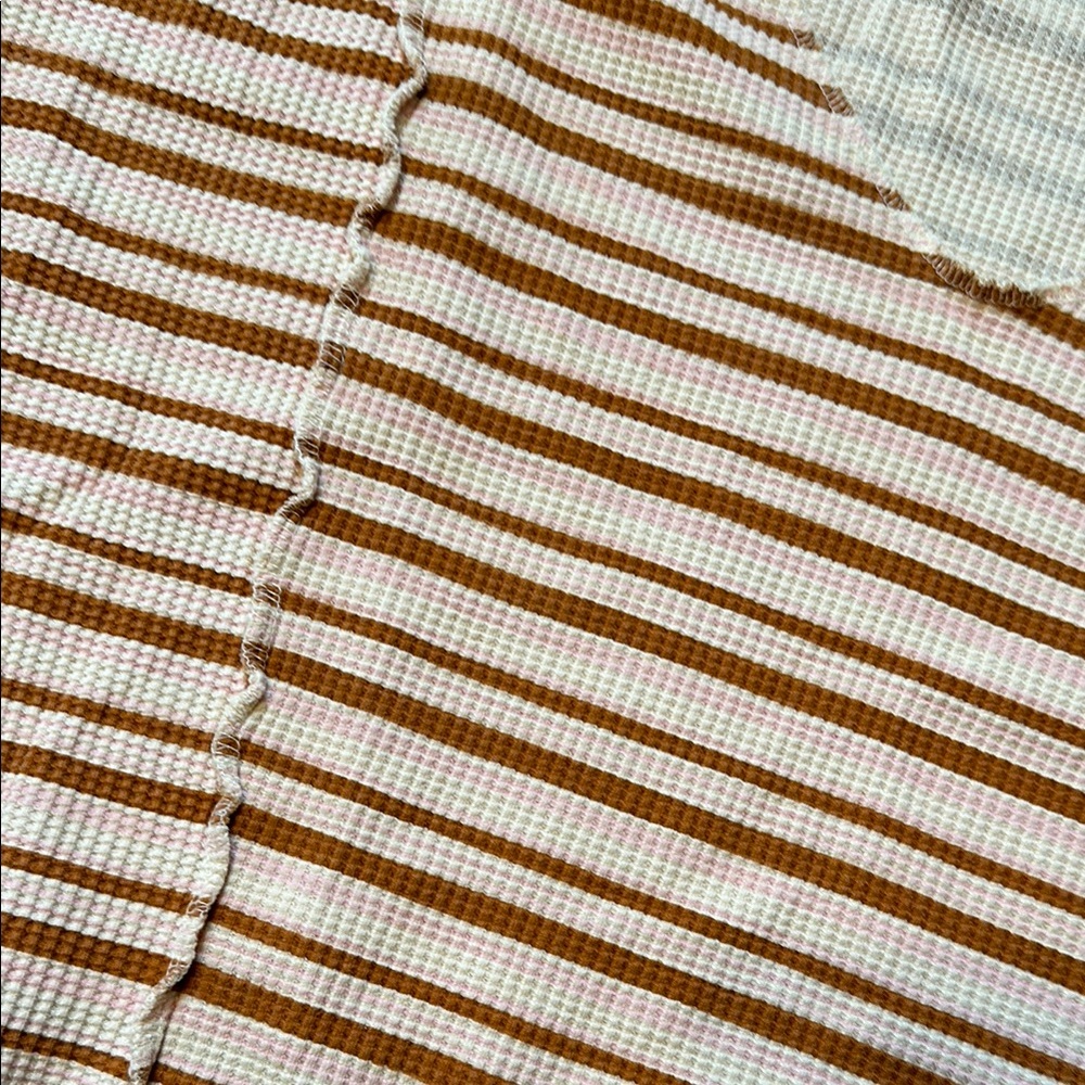 Striped V-Neck Ribbed Top - Picture 3 of 4